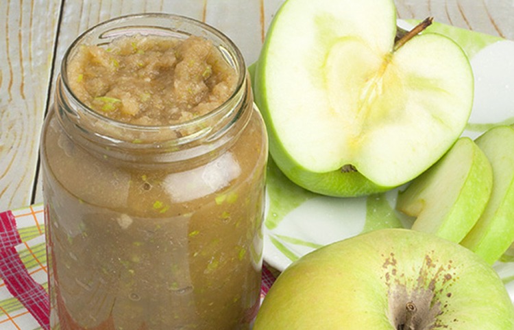 ou-înlocuitor-vegan-piure de mere-pregătire-geba% cc% 88ck-Frucht