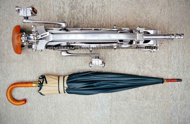 Bicicleta se pliază într-o singură mișcare comparație-pliabilă-desiger-bicicletă-umbrelă-ploaie