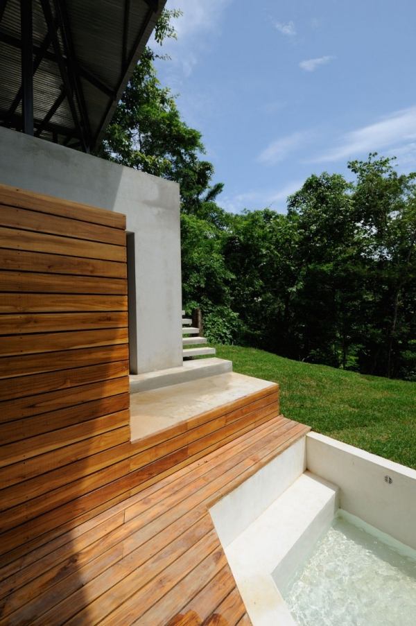 Terasă însorită din lemn K-Haus Terasă însorită din lemn K-Haus Costa Rica