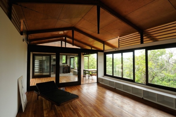 Casă spațială aerisită pe piloti-Costa Rica Spațiu aerisit interior design Costa Rica