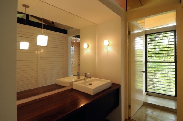 Mobilier de baie simplu, iluminat de perete Baie idei de amenajare simple iluminat de perete