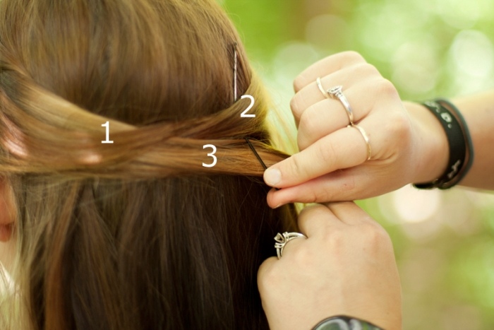 repetă-încrucișarea-firului-de-păr-de-mai multe ori