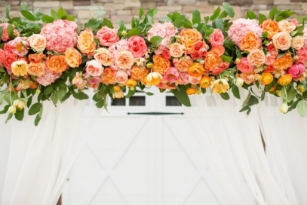 casatorie-cuplu-masa-decorare-idee-flori-pastel