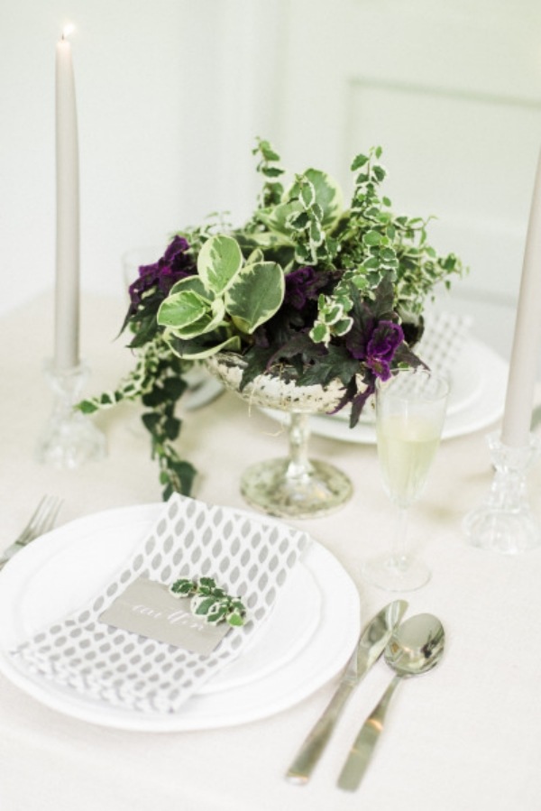 Lumânările de nuntă pot completa decorul piesă centrală-plante-vii-tacâmuri-deco