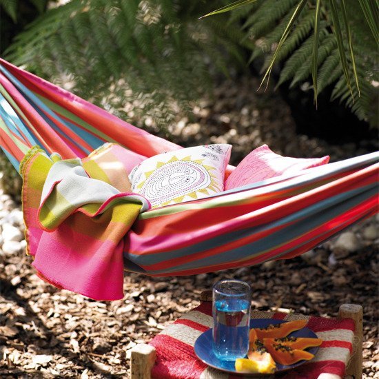 Zona de lounge în grădină relaxează hamacul perne colorate Grădină pentru relaxare hamac perne colorate