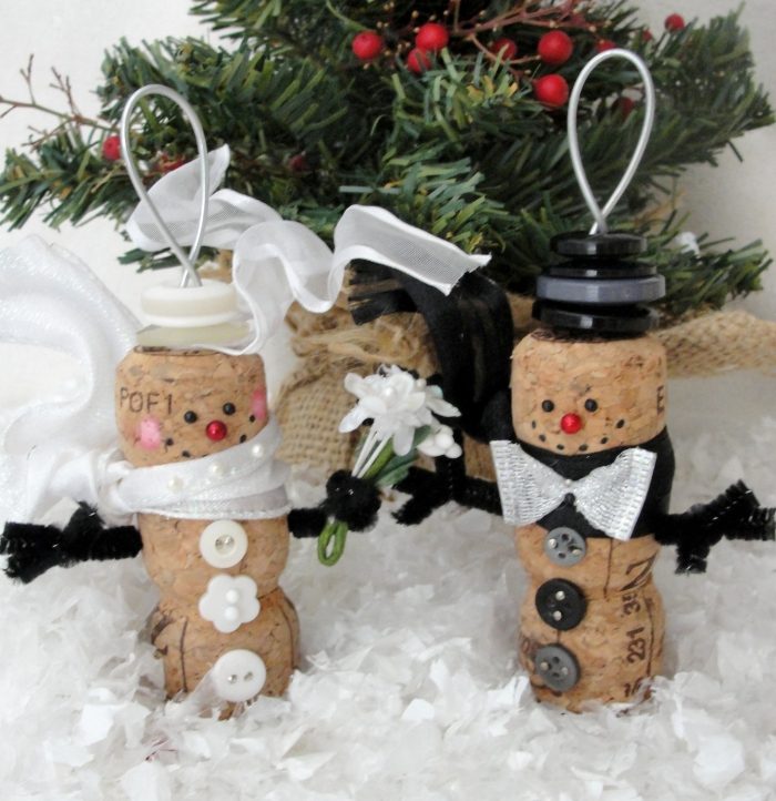 Bijuterii din plută-pentru-a-agăța-idei-decorațiuni-de-Crăciun-te-faci