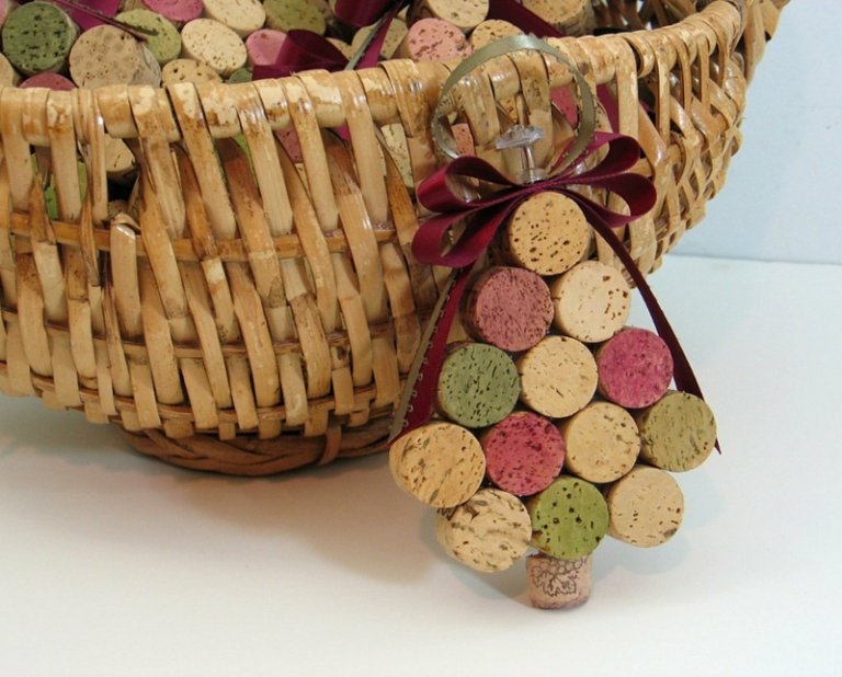 decor de Craciun din brad colorat pluta idee rustic