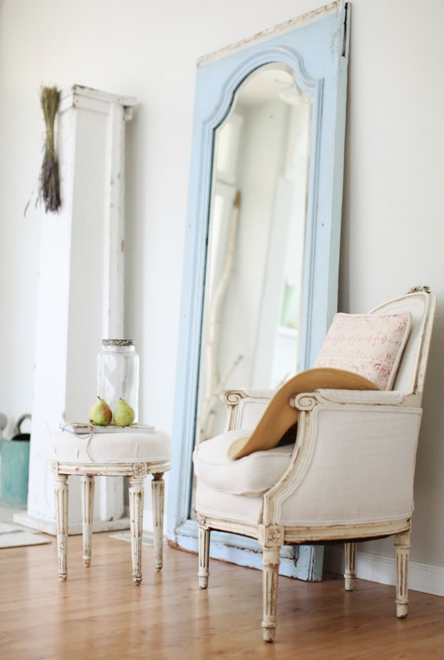 Ideile de living shabby chic se oglindesc mult Ideile de living din sufragerie oglindă un scaun lung pentru fotoliu