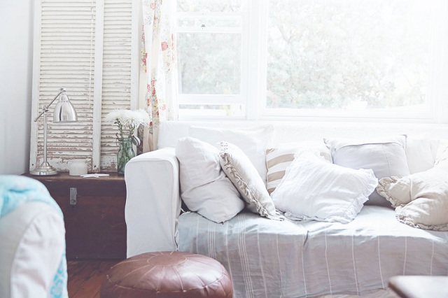 Idei de amenajare shabby chic living vechi Purtat vechi masă idei de decorare cameră de zi