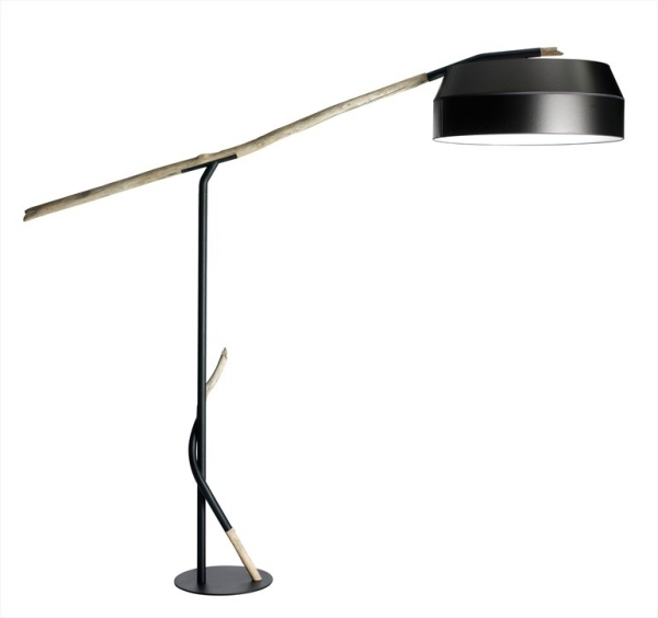 conturează lămpile negre care proiectează elemente din lemn contur design lampă neagră cu elemente din lemn