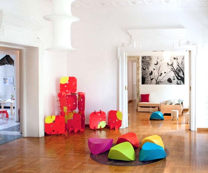 Mobilier și accesorii de design pentru camere pentru copii - cai balansoar moderni - colorat camere pentru copii-design-decor-idei-moderne-balansate-cai-Kalon-colorate
