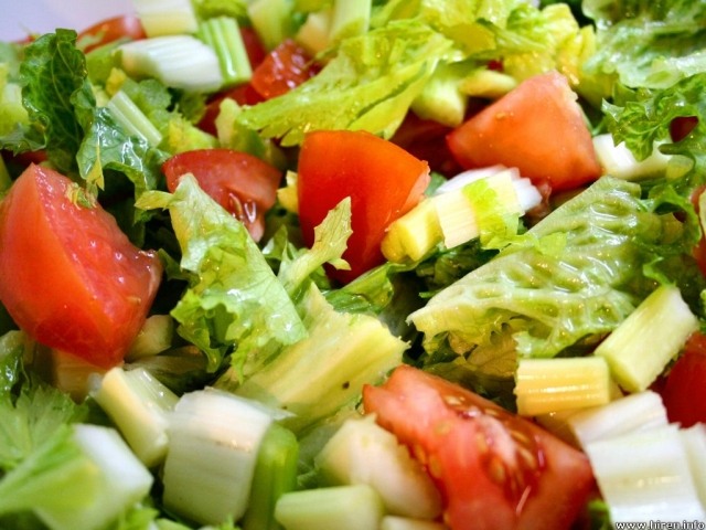Mănâncă legume proaspete Serviți salată Rămâneți sănătos Mănâncă legume proaspete Serviți salată Păstrați-vă în formă Eliberați toxinele