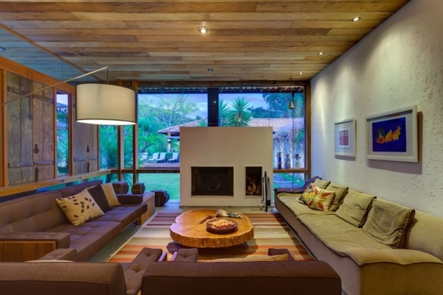 Set companie spațioasă pentru living cu acces la grădină