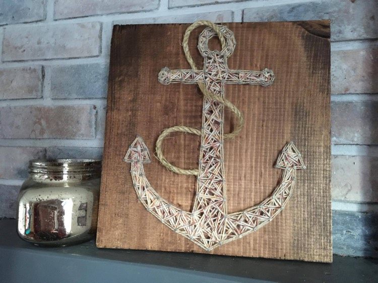 ancoră motiv decorativ rustic maritim fire-imagini-cuie-ancoră-pe-lemn-de-șnur