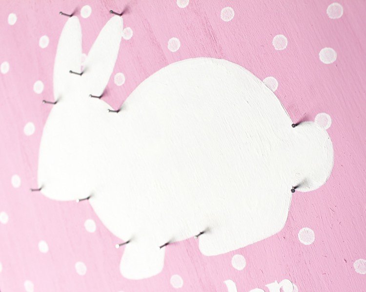 Cuie cu ciocan în jurul șablonului fire-imagini-unghii-face-it-yourself-Easter-bunny-instrucțiuni