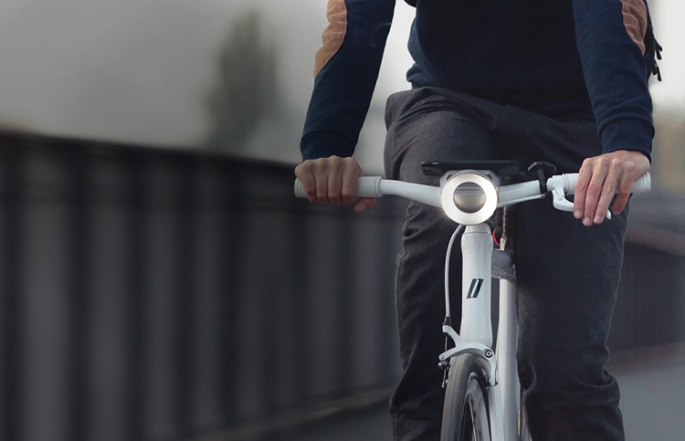 Accesorii pentru biciclete - Cobi folosește propriul smartphone Bicycle Coby noul sistem integrat cu lumină de proiect