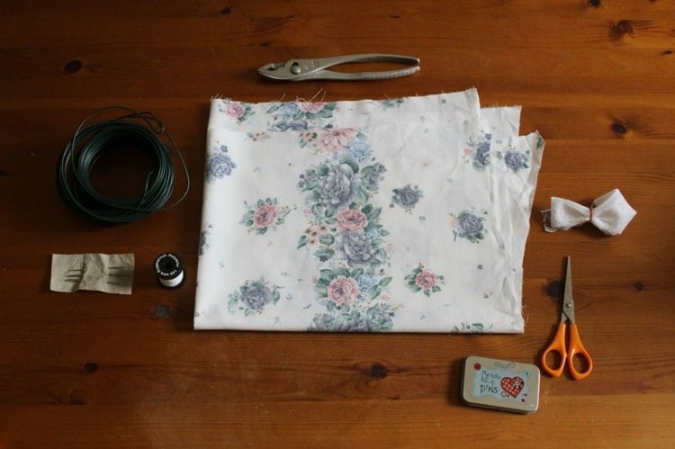 Veți avea nevoie de aceste materiale pentru aripile de zână tinere aripi de zână zână-fetiță-mică-festival-petrecere-de-Halloween