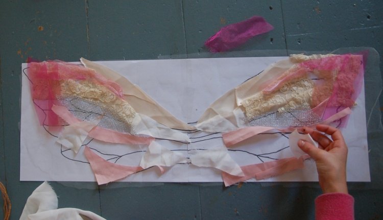 Copiii vă pot ajuta cu meserii aripi de zână-instrucțiuni-de-a-face-singur-bucăți-de-țesătură-șablon