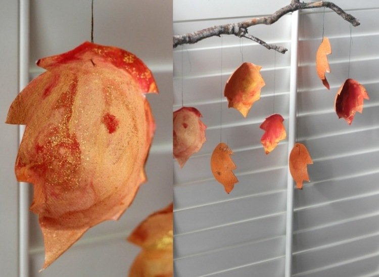 idee creativă pentru mobil cu frunze de toamnă din cutia de ouă decorare-ferestre-toamnă-copii-jucărie-mobil-ramură-agățat-carton de ouă