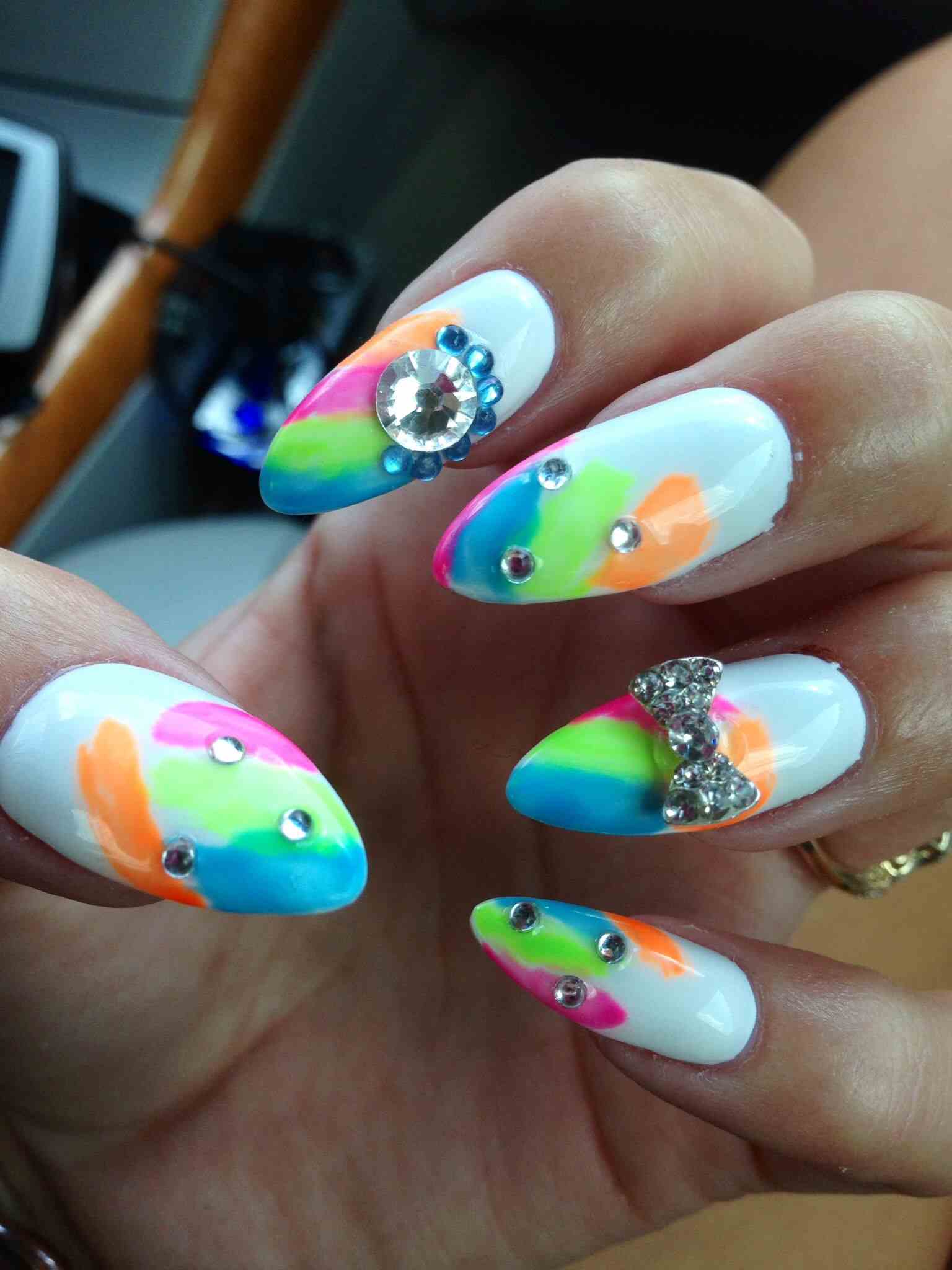 Festivalul de unghii color splash design de unghii faceți-vă instrucțiuni culori neon tendințele modei