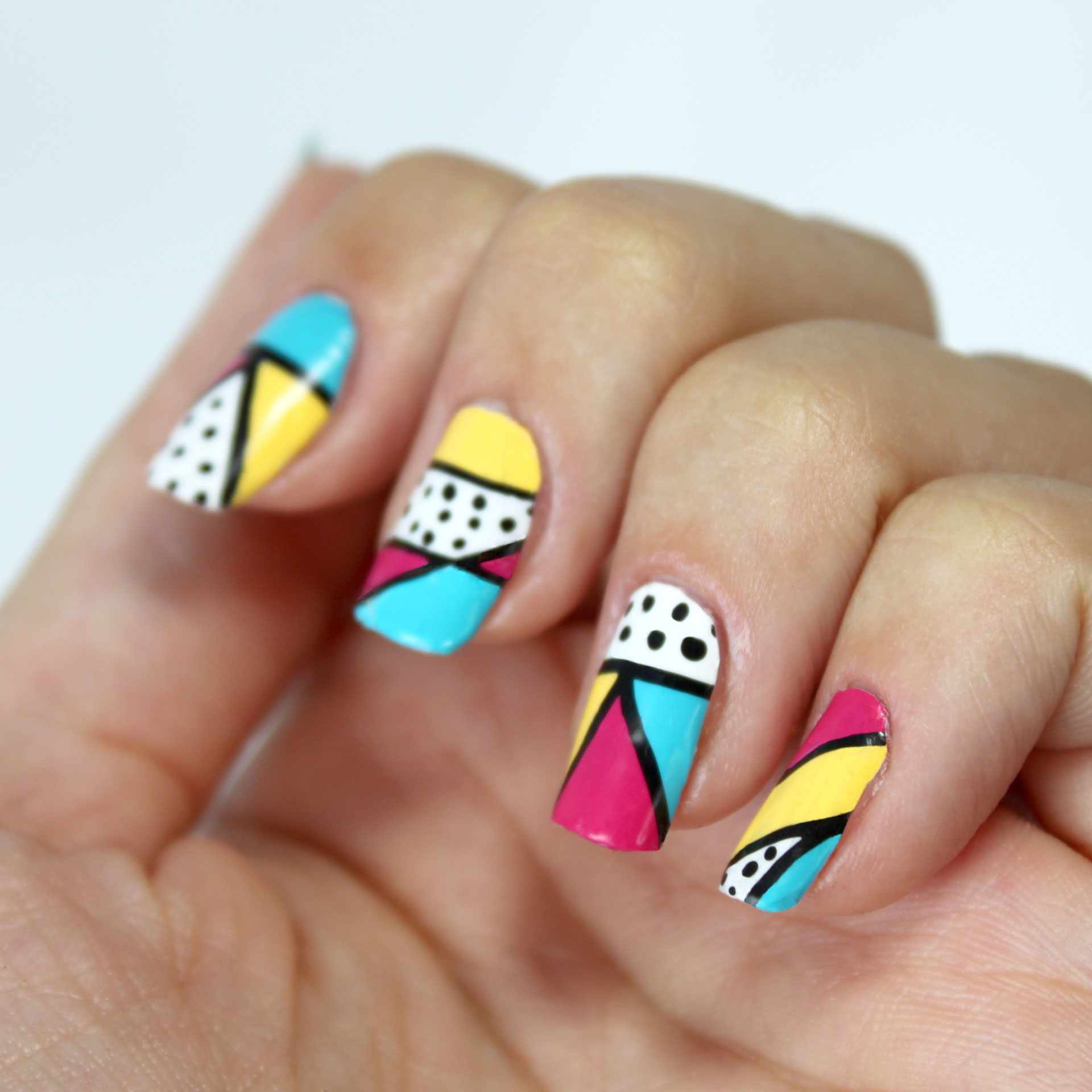 Idei festival unghii motive geometrice modele unghii tendințe modă culori neon