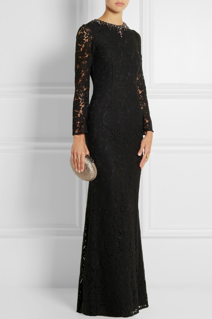 Rochie-de-dantelă-florală-cu-ac și-fir
