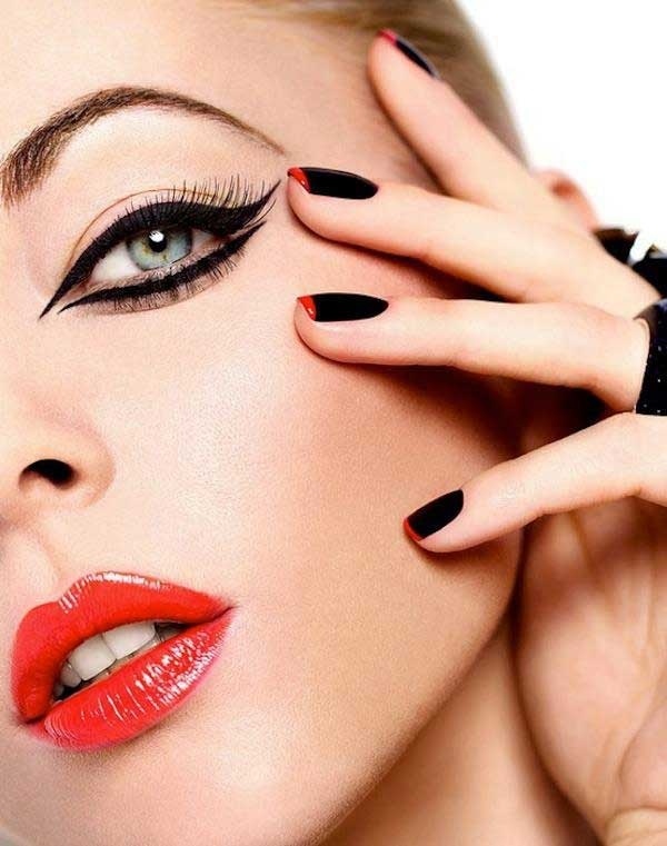 Crăciun Anul Nou idei de pictură a feței negru lac de unghii eyeliner buze roșii Idei de petrecere de Crăciun pentru ruj Idei de machiaj de Anul Nou Ochi negru cu lac de unghii