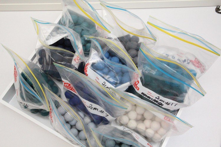 Felt-ball-carpet-round-do-it-yourself-instructions-make-balls-buy