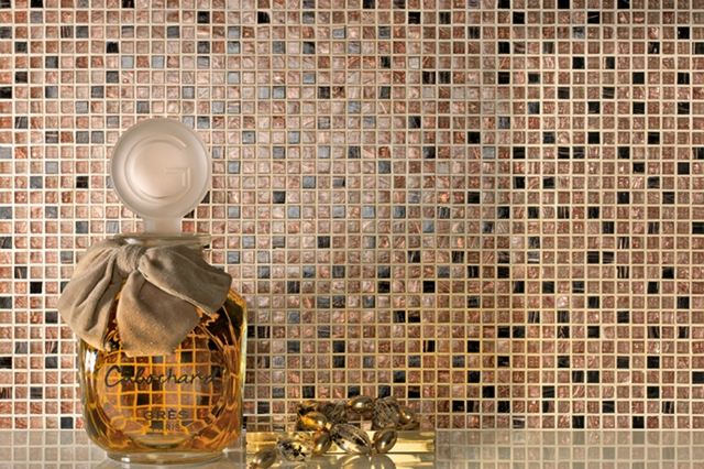 accente aurii cu plăci de mozaic în baie design de lux Gresie-mozaic-gresie-format-mic