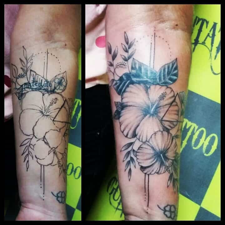 Hibisko gėlių tatuiruotė 1