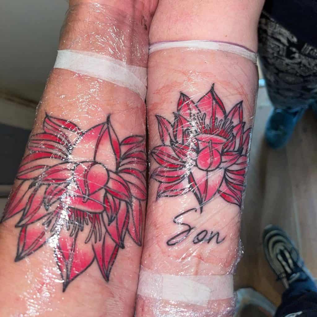 Lotoso gėlių tatuiruotė 2