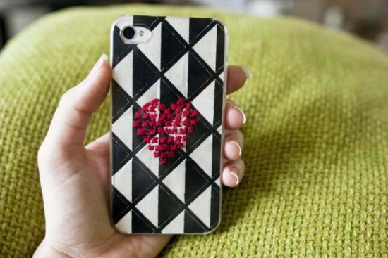 Creați-vă propria carcasă iphone în cinci pași alb-negru
