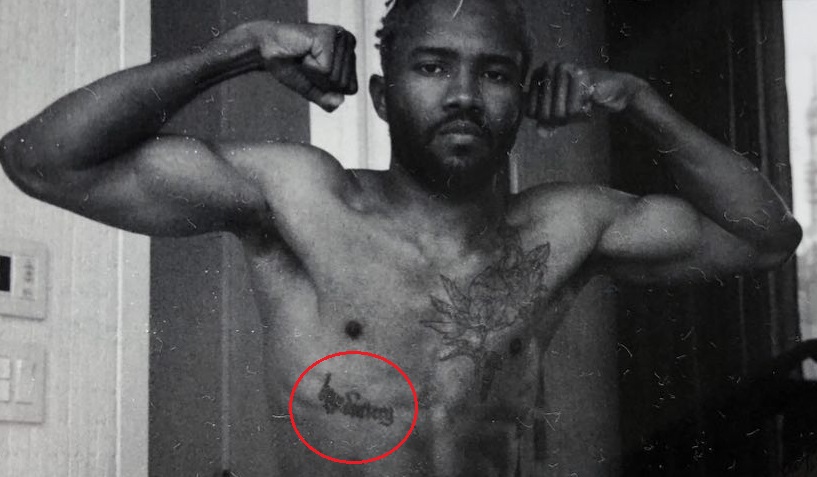 Franko vandenyno dešinės pusės krūtinės citatos tatuiruotė