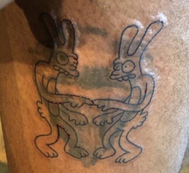 Frank Ocean kairės kojos tatuiruotė