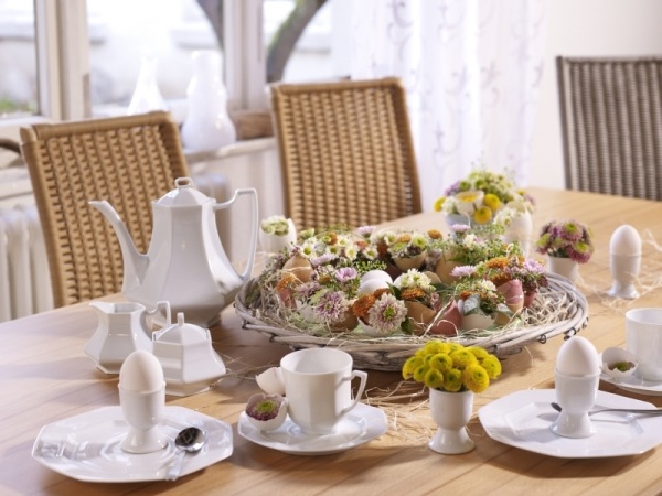 Idei de decorare primavara buchet de flori din portelan Idei de decorare primavara aranjament floral portelan