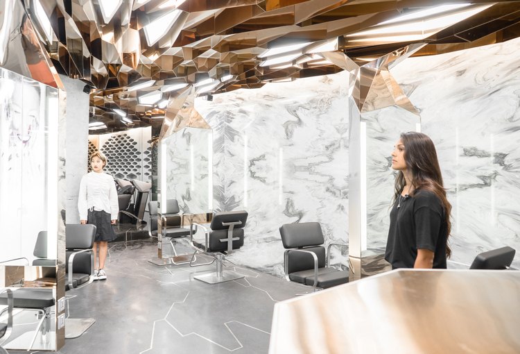 Oglinzi pentru mobilarea salonului de coafură cu iluminare încorporată, cum ar fi stalactita