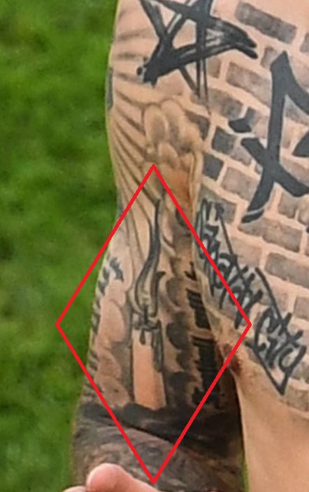 Fiodoro degančių žvakių tatuiruotė