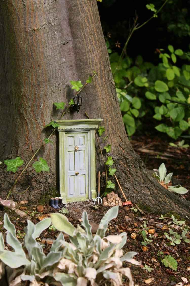 Realizați singuri decorațiuni de grădină - folosiți ușa casei unei păpuși face-it-yourself-decor-gradina-casa-zana-tinker-original-lemn-alb