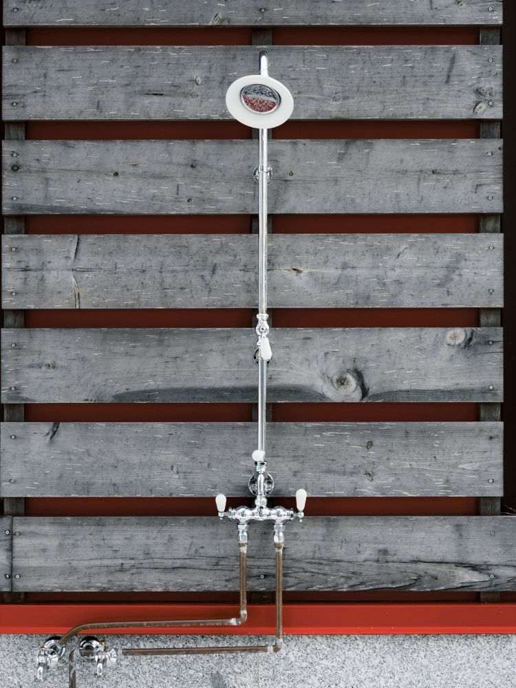 construiți-vă propriul duș de grădină duș în aer liber grădină terasă în aer liber terasă podea proiect de bricolaj natură cap de duș