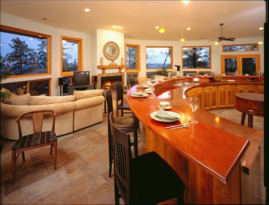 living-mare-bar-rotund-tejghea