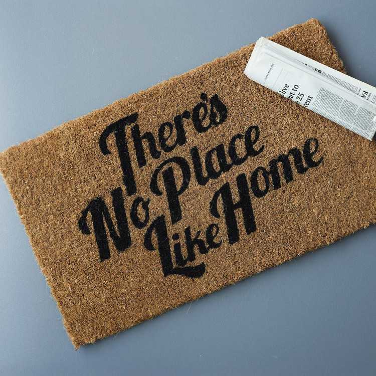 Covor de ușă cu inscripționare pentru ușa din față Cadouri pentru colecție tradițional-cadou-idee-șervețel-cu-litere-ziar