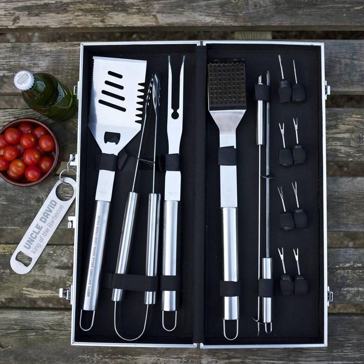 Cadou pentru încălzirea casei - set de grătar gravat colectie-cadouri-colectie-personalizata-cadouri-set-gratar-gravare-gratar-tacamuri-bere