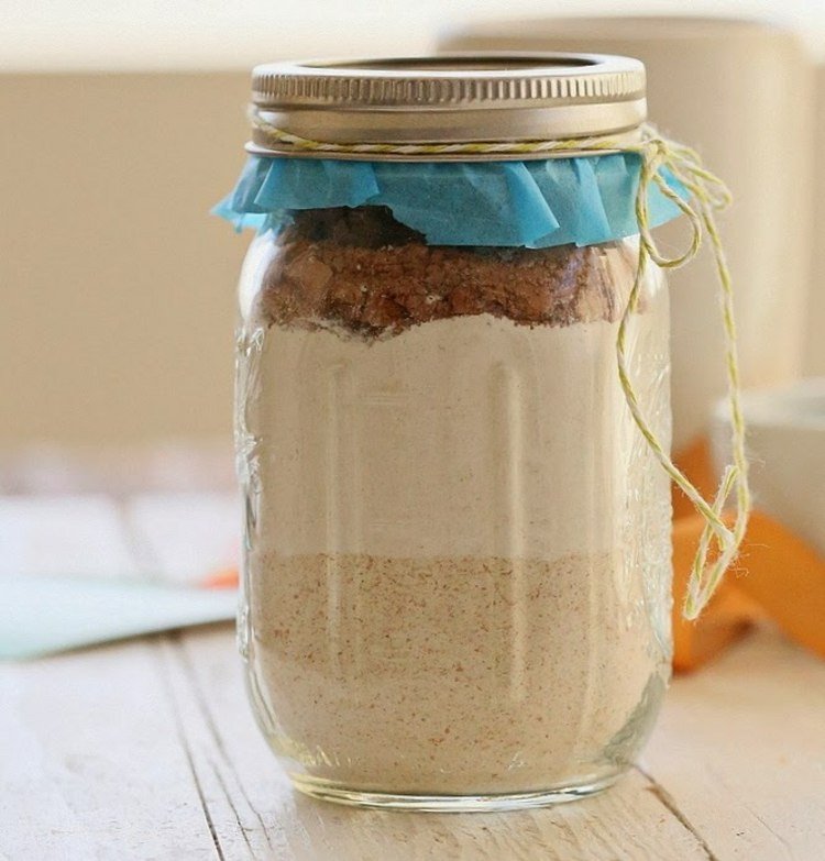 Pregătiți amestecurile de copt în pahar cadouri-pahar-copt-mix-brownie-idee-rețete-ușor
