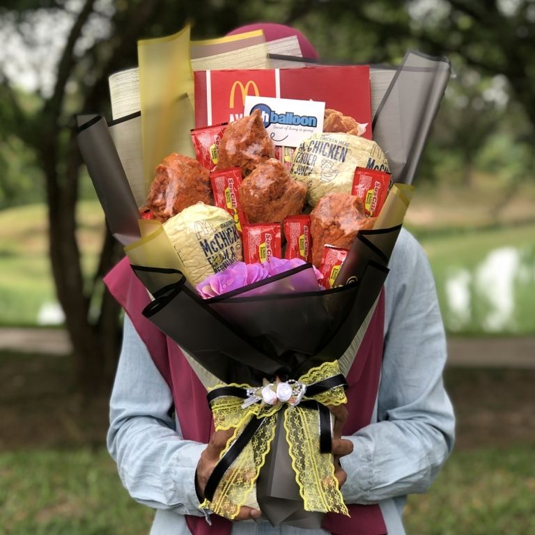 Ideile amuzante de cadouri pentru adulți îți fac propriul buchet din junk food