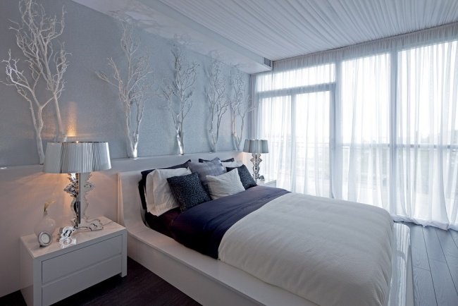 design dormitor alb relaxat albastru deschis ramuri argintii dormitor relaxat alb albastru deschis ramuri argintii