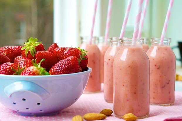 O idee grozavă pentru toată familia vara desert-fara-gluten-desert-capsuni-shake-night