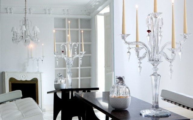 Iluminare cu LED-uri metalic voluminos, elegant