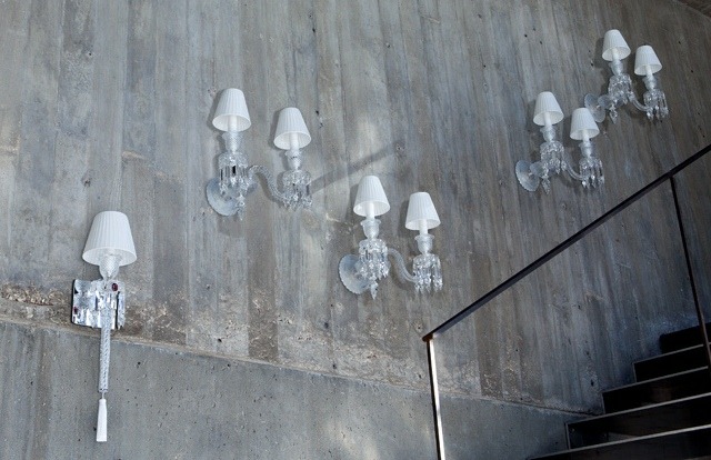 Lanternă stil iluminare perete beton balustradă scară din oțel