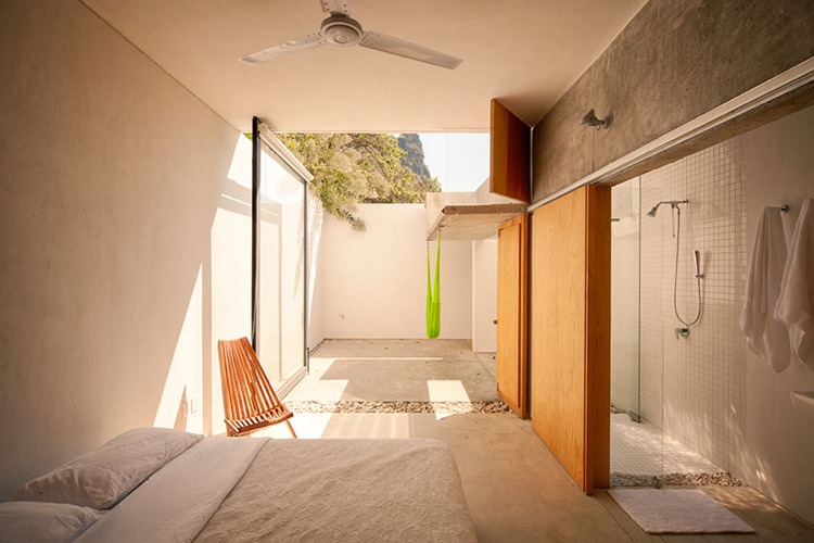 Dormitor cu acces la propria terasă Uși rotative din sticlă dormitor-exterior-cabină de duș-pietriș-bordură