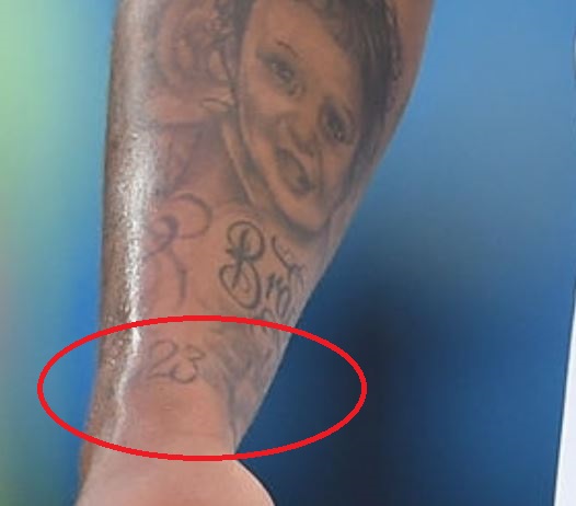Glen tatuaggio sul polso destro